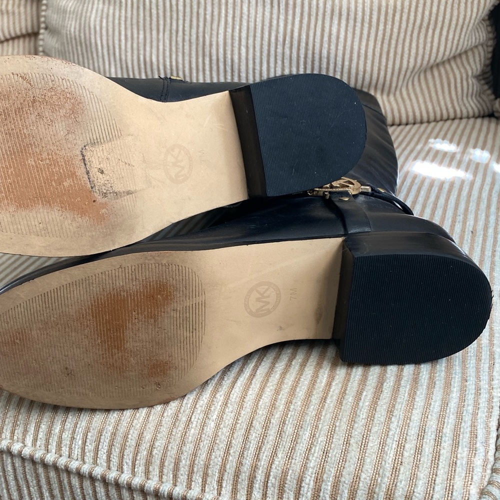 Used Black MICHAEL KORS WOMEN’S boots, size 7.